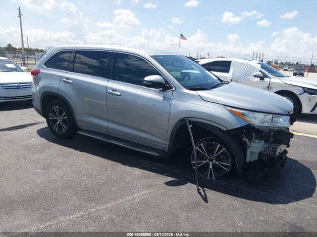 2017 TOYOTA HIGHLANDER LE 1