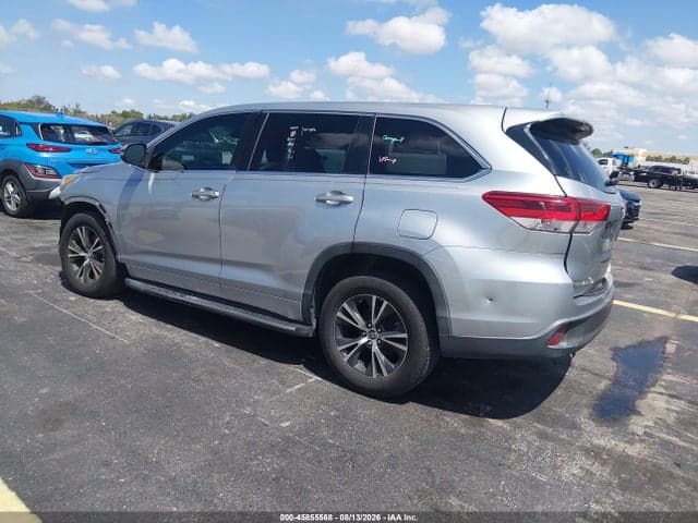 2017 TOYOTA HIGHLANDER LE 3