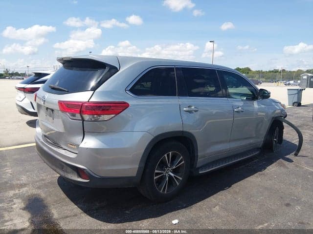 2017 TOYOTA HIGHLANDER LE 4