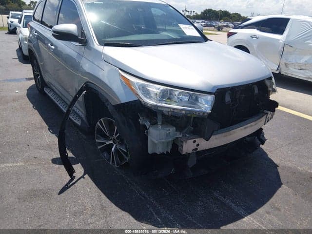 2017 TOYOTA HIGHLANDER LE 6