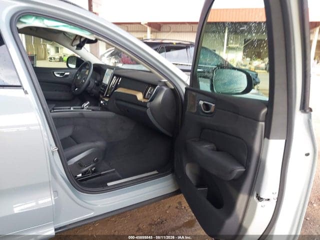 2026 VOLVO XC60 B5 PLUS 5