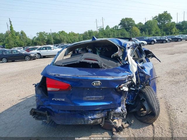 2017 KIA FORTE S 16
