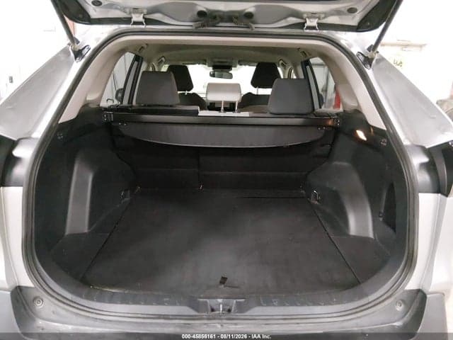 2020 TOYOTA RAV4 XLE 5