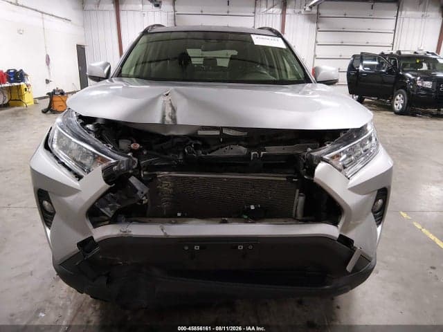 2020 TOYOTA RAV4 XLE 2