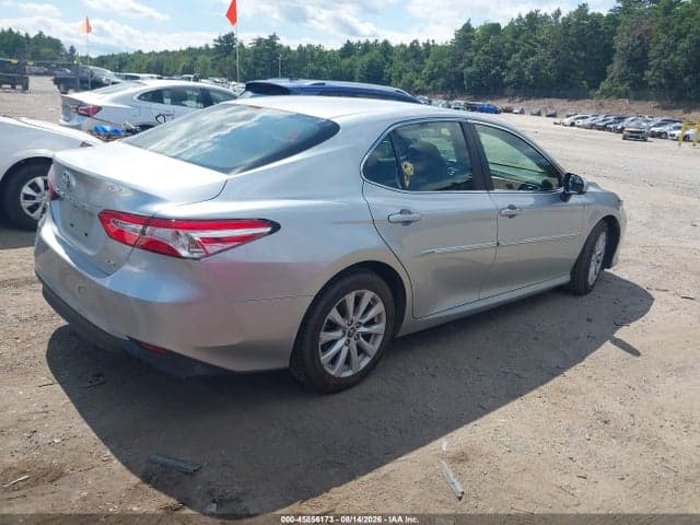 2018 TOYOTA CAMRY LE 4