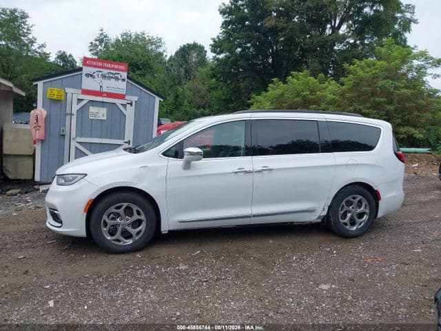 2022 CHRYSLER PACIFICA LIMITED 14