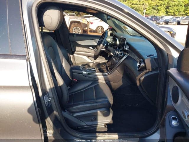 2019 MERCEDES-BENZ GLC 300 5