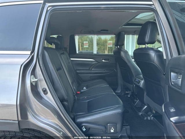 2018 TOYOTA HIGHLANDER XLE 8