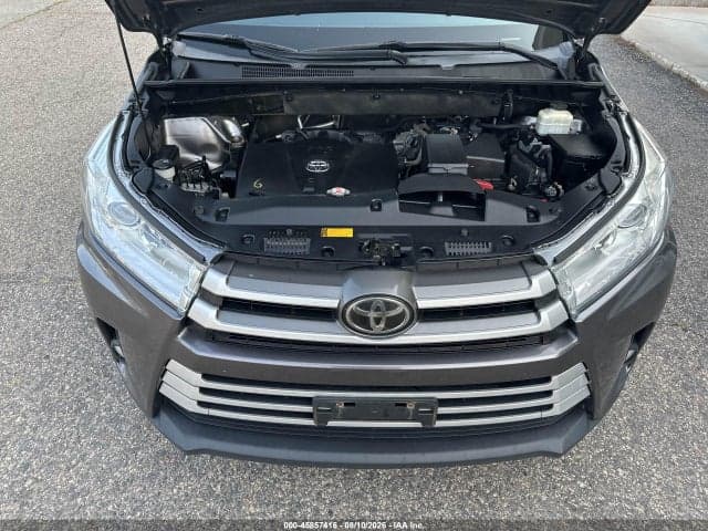 2018 TOYOTA HIGHLANDER XLE 10