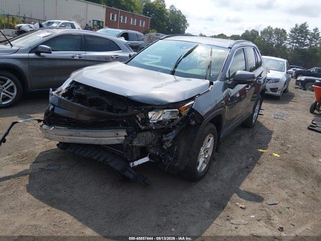 2020 TOYOTA RAV4 XLE 2