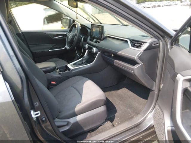 2020 TOYOTA RAV4 XLE 5