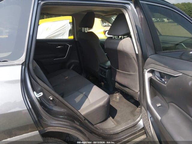 2020 TOYOTA RAV4 XLE 8