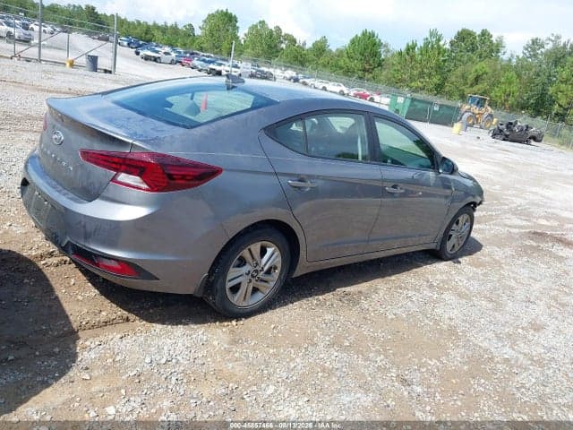 2019 HYUNDAI ELANTRA SEL 4