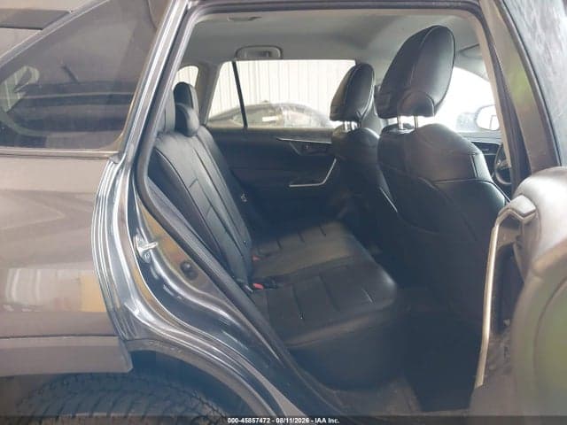 2021 TOYOTA RAV4 LE 8