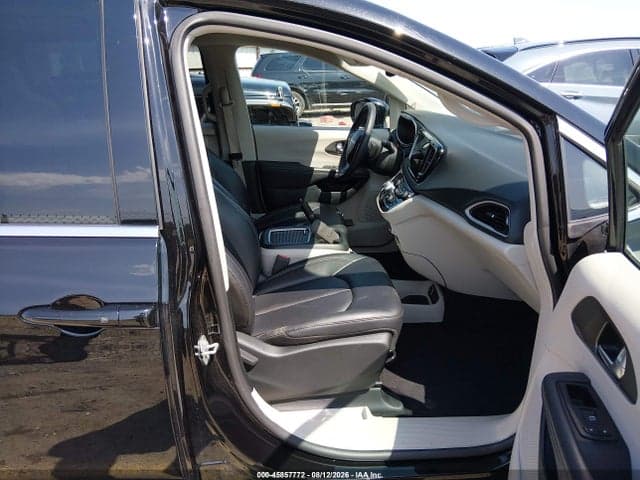 2024 CHRYSLER PACIFICA TOURING L 5