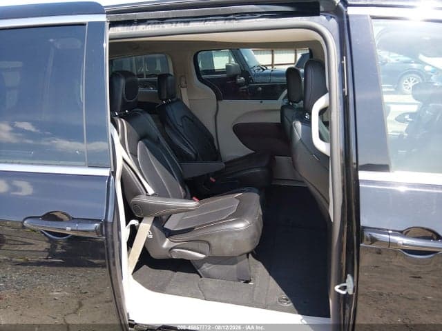2024 CHRYSLER PACIFICA TOURING L 8