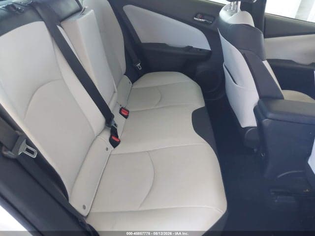 2017 TOYOTA PRIUS FOUR 8
