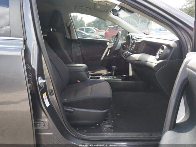 2017 TOYOTA RAV4 LE 5