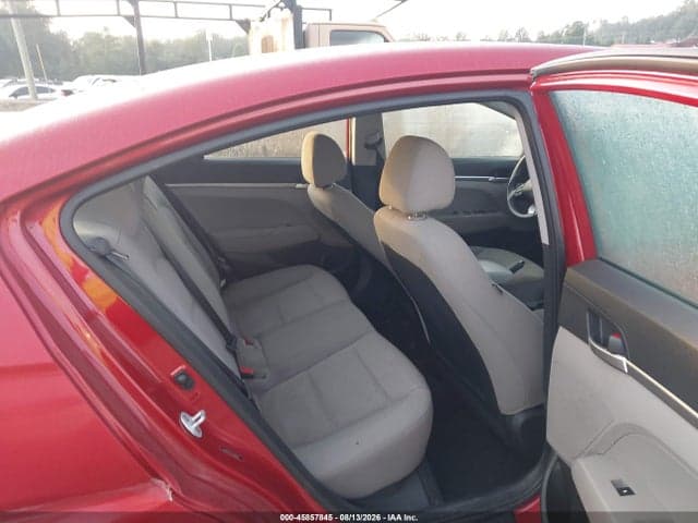 2019 HYUNDAI ELANTRA SE 8