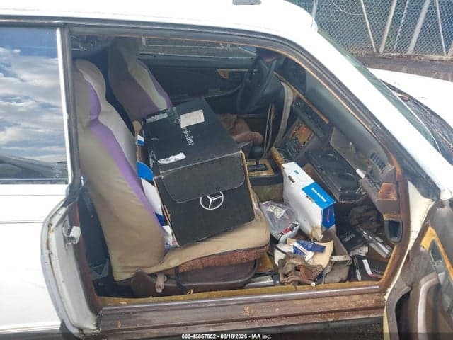 1982 MERCEDES-BENZ C500 5