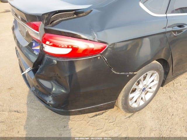 2017 FORD FUSION SE 17