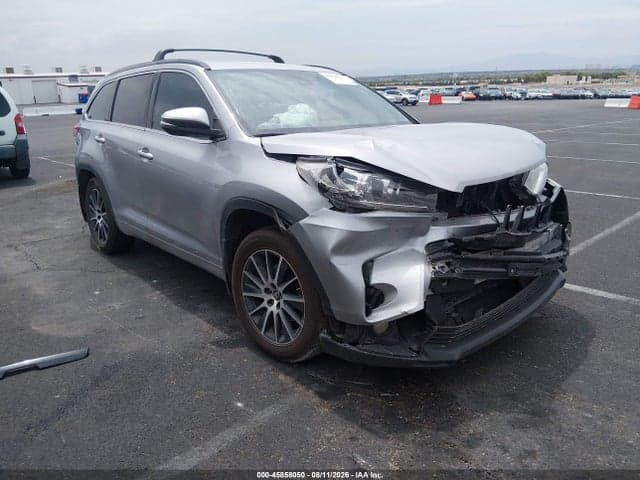 2017 TOYOTA HIGHLANDER SE 1
