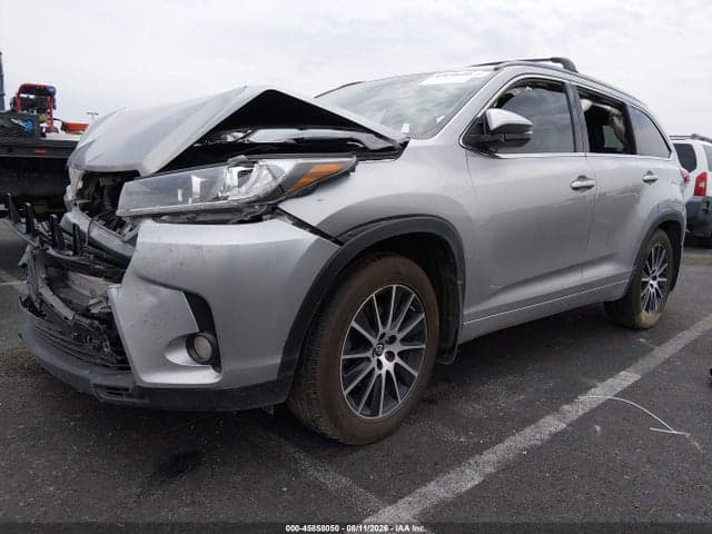 2017 TOYOTA HIGHLANDER SE 2