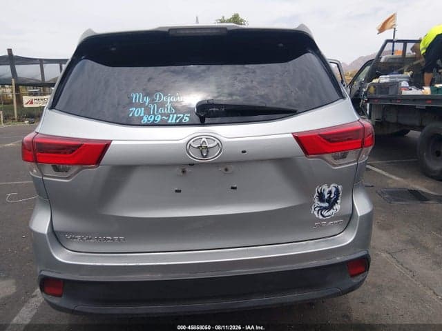 2017 TOYOTA HIGHLANDER SE 16