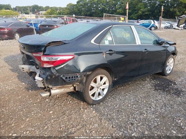 2017 TOYOTA CAMRY SE 4