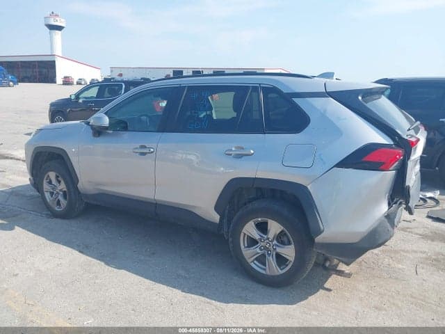 2024 TOYOTA RAV4 XLE 3