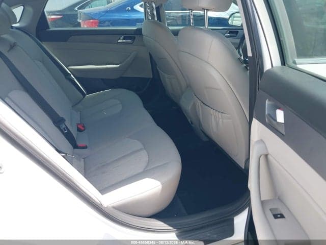 2019 HYUNDAI SONATA HYBRID SE 8