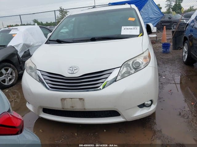 2017 TOYOTA SIENNA XLE 8 PASSENGER 12