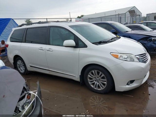 2017 TOYOTA SIENNA XLE 8 PASSENGER 13