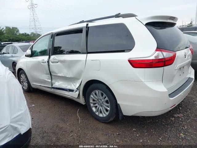 2017 TOYOTA SIENNA XLE 8 PASSENGER 14