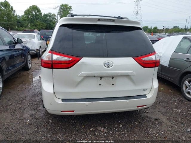 2017 TOYOTA SIENNA XLE 8 PASSENGER 16