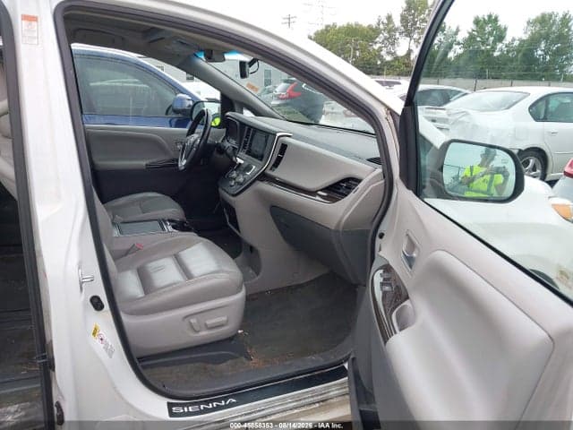 2017 TOYOTA SIENNA XLE 8 PASSENGER 5