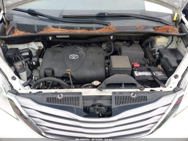 2017 TOYOTA SIENNA XLE 8 PASSENGER 10