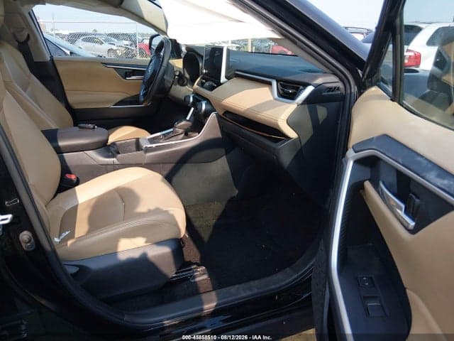 2025 TOYOTA RAV4 XLE PREMIUM 5