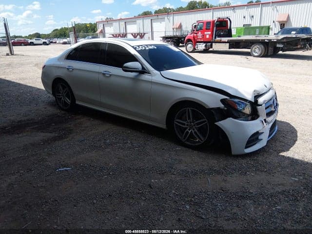 2019 MERCEDES-BENZ E 300 1