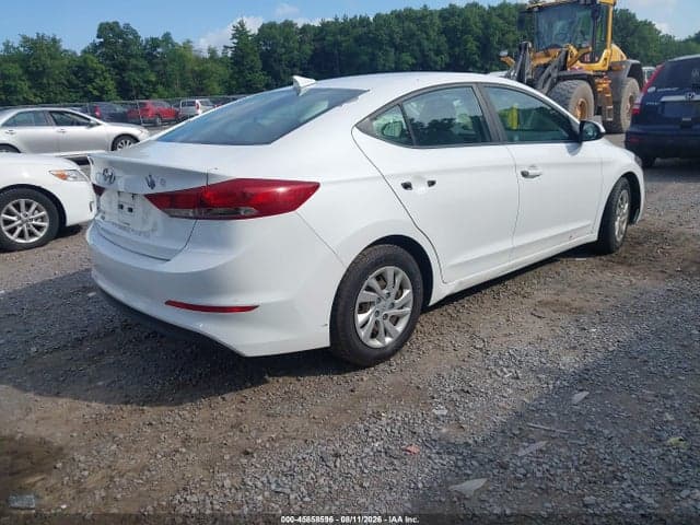 2017 HYUNDAI ELANTRA SE 4