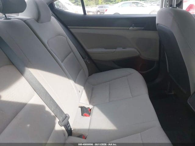 2017 HYUNDAI ELANTRA SE 8