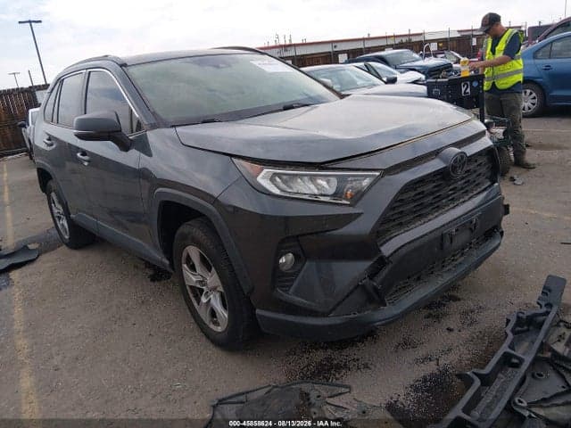 2020 TOYOTA RAV4 XLE 1