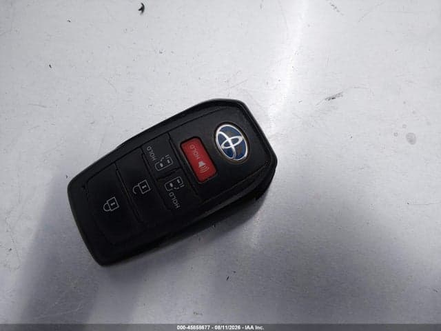 2025 TOYOTA SIENNA LE 11