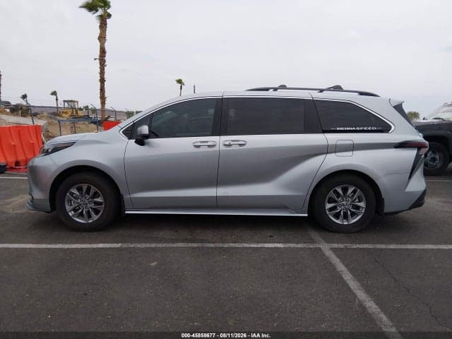 2025 TOYOTA SIENNA LE 14