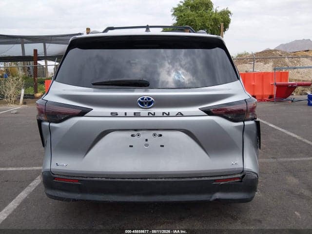 2025 TOYOTA SIENNA LE 16