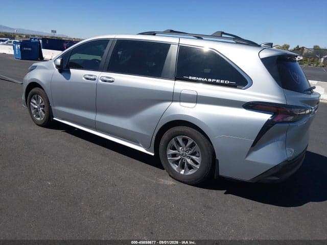 2025 TOYOTA SIENNA LE 3