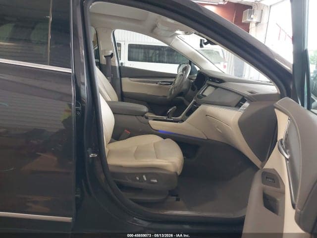 2017 CADILLAC XT5 LUXURY 5