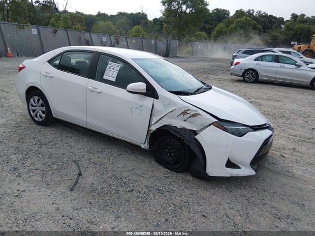 2018 TOYOTA COROLLA LE 1