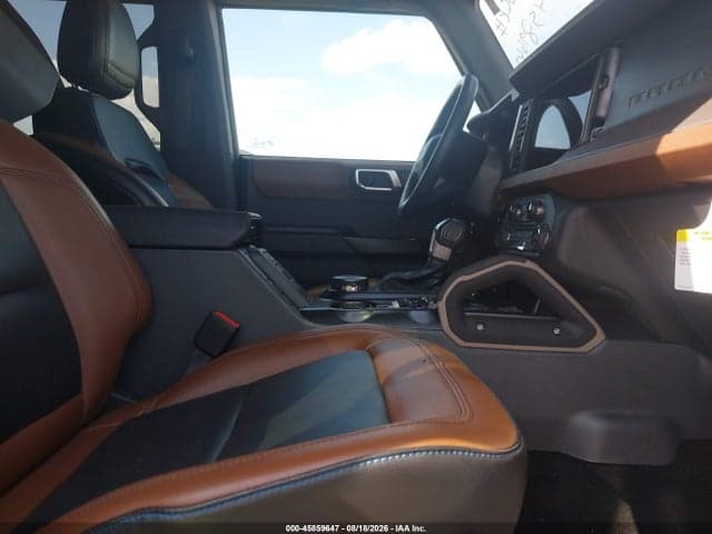 2024 FORD BRONCO OUTER BANKS 5