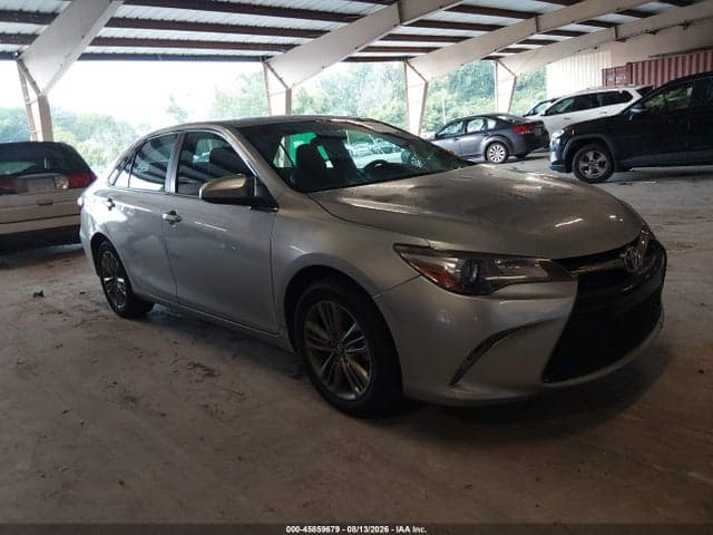 2017 TOYOTA CAMRY SE 1